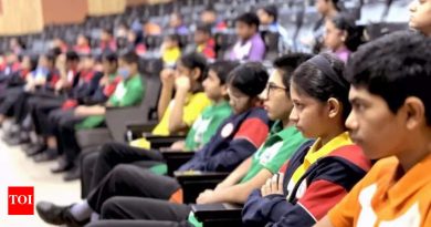 नवीन उपक्रम शाळेतल्या मुलांना चित्रपटांद्वारे निसर्गाबद्दल शिकण्यास मदत करते नवीन उपक्रम शाळेतल्या मुलांना चित्रपटांद्वारे निसर्गाबद्दल शिकण्यास मदत करते