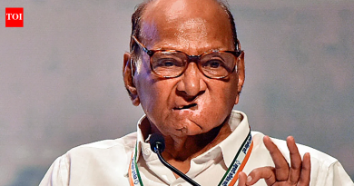 घशात संसर्ग झाल्यानंतर शरद पवार यांना बारामतीहून पुण्यातील रुबी हॉल क्लिनिकमध्ये नेण्यात आले