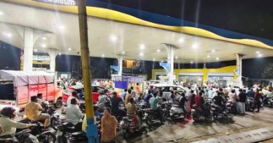 जिल्ह्यात इंधनसाठा पर्याप्त; अफवांवर विश्वास ठेवू नये – जिल्हाधिकारी वान्मथी सी