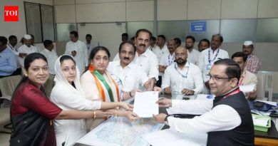 बारामती पोटनिवडणुकीसाठी सुनेत्रा पवार यांचा उमेदवारी अर्ज दाखल; काँग्रेसनेही आपला उमेदवार उभा केला आहे