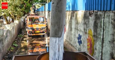 विलीन झालेल्या भागातील रहिवासी पर्यायी दिवसाच्या वेळापत्रकानुसार दररोज एक तास पाणीपुरवठ्यासाठी दाबतात