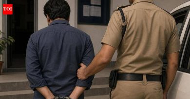 कात्रज येथे अल्पवयीन मुलीला अनुचित स्पर्श केल्याप्रकरणी शिक्षकाला अटक | पुणे बातम्या