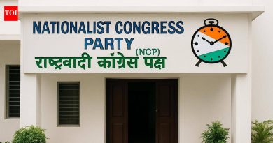 पुणे जिल्हा परिषदेच्या सर्वसाधारण सभेत राष्ट्रवादीच्या महिला पदाधिकाऱ्याचा आत्मदहनाचा प्रयत्न पुणे जिल्हा परिषदेच्या सर्वसाधारण सभेत राष्ट्रवादीच्या महिला पदाधिकाऱ्याचा आत्मदहनाचा प्रयत्न