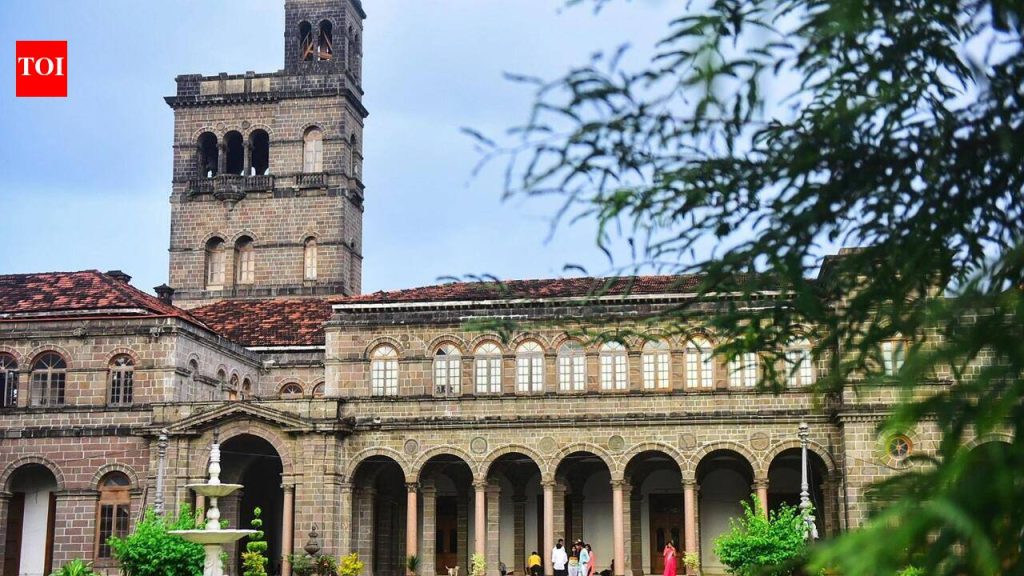 कॅश फॉर डिग्री घोटाळ्याप्रकरणी एसपीपीयूने पोलिसात तक्रार दाखल केली, कर्मचाऱ्याला निलंबित केले | पुणे बातम्या